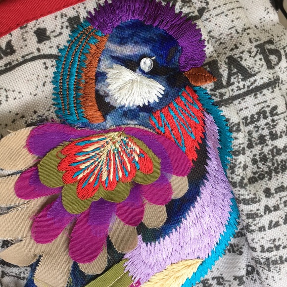 Gorgeous Embroidered Purse - Picture 12 of 16